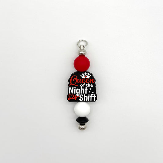 Schlüsselanhänger „Night Shift Queen“